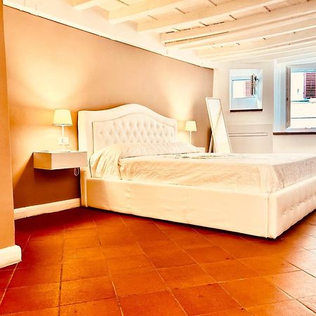 Amazing Apartment In Piazza Santa Croce Firenze Esterno foto